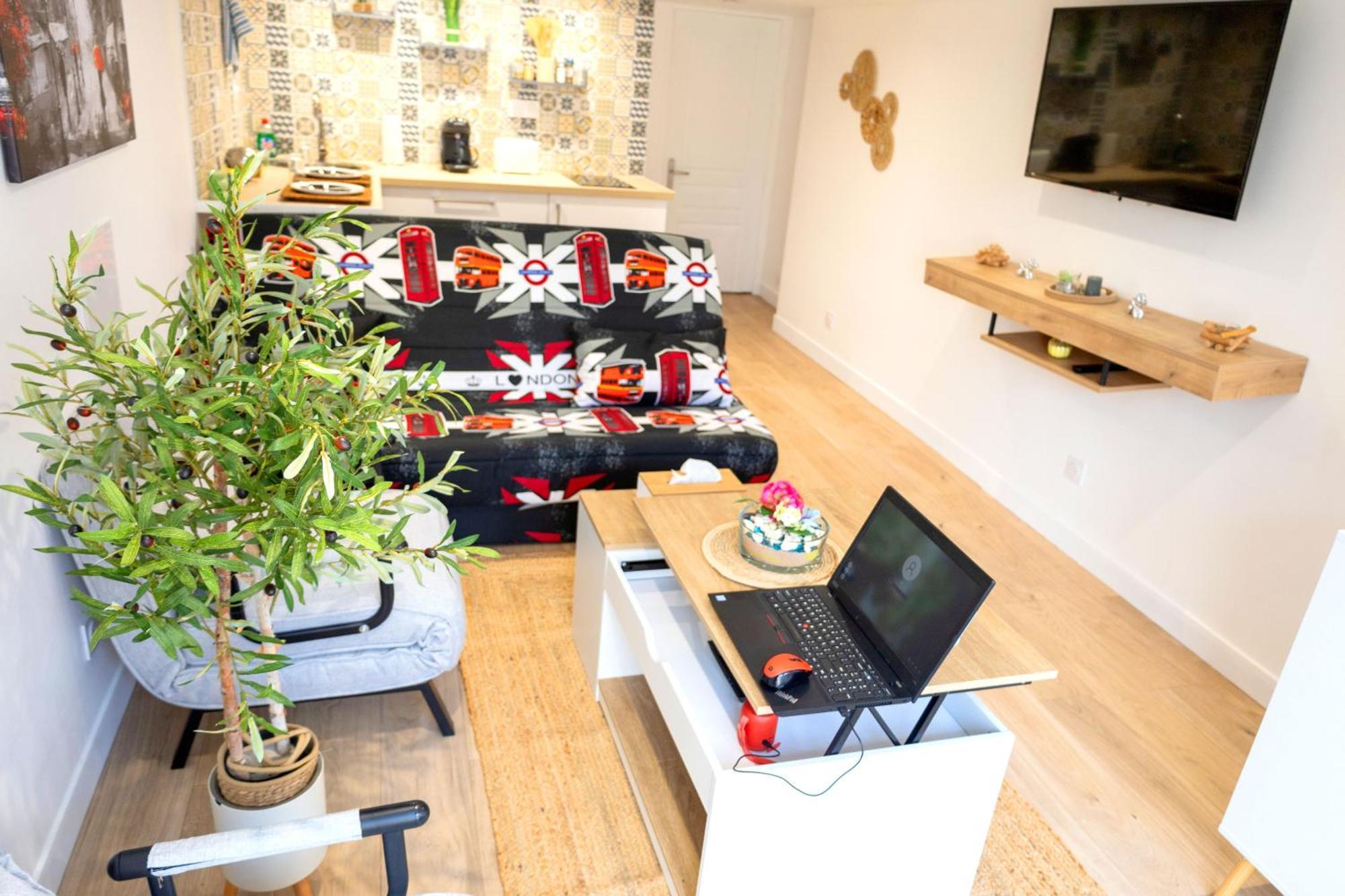 The Silent Green Lounge, نْوازييل المظهر الخارجي الصورة